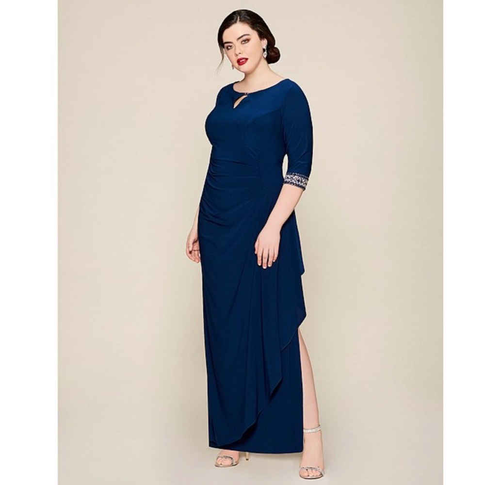 Alex Evenings: Side Round Keyhole Neck 3/4 Sleeve Ruched Embellished Cuff